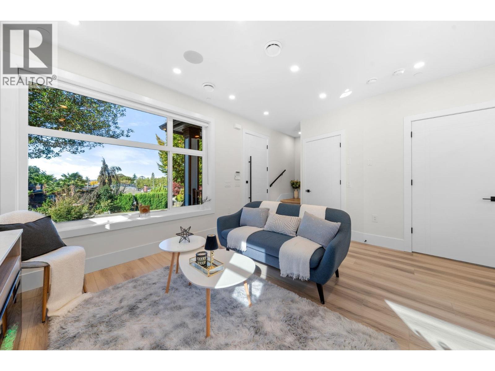 4320 Nanaimo Street, Vancouver, British Columbia  V5N 5J1 - Photo 5 - R3071906