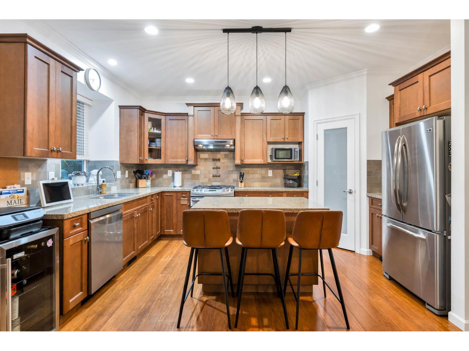 7050 208a Street, Langley, British Columbia  V2Y 0J2 - Photo 10 - R3071976