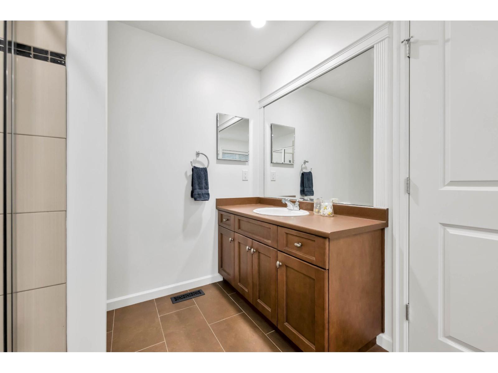 7050 208a Street, Langley, British Columbia  V2Y 0J2 - Photo 31 - R3071976