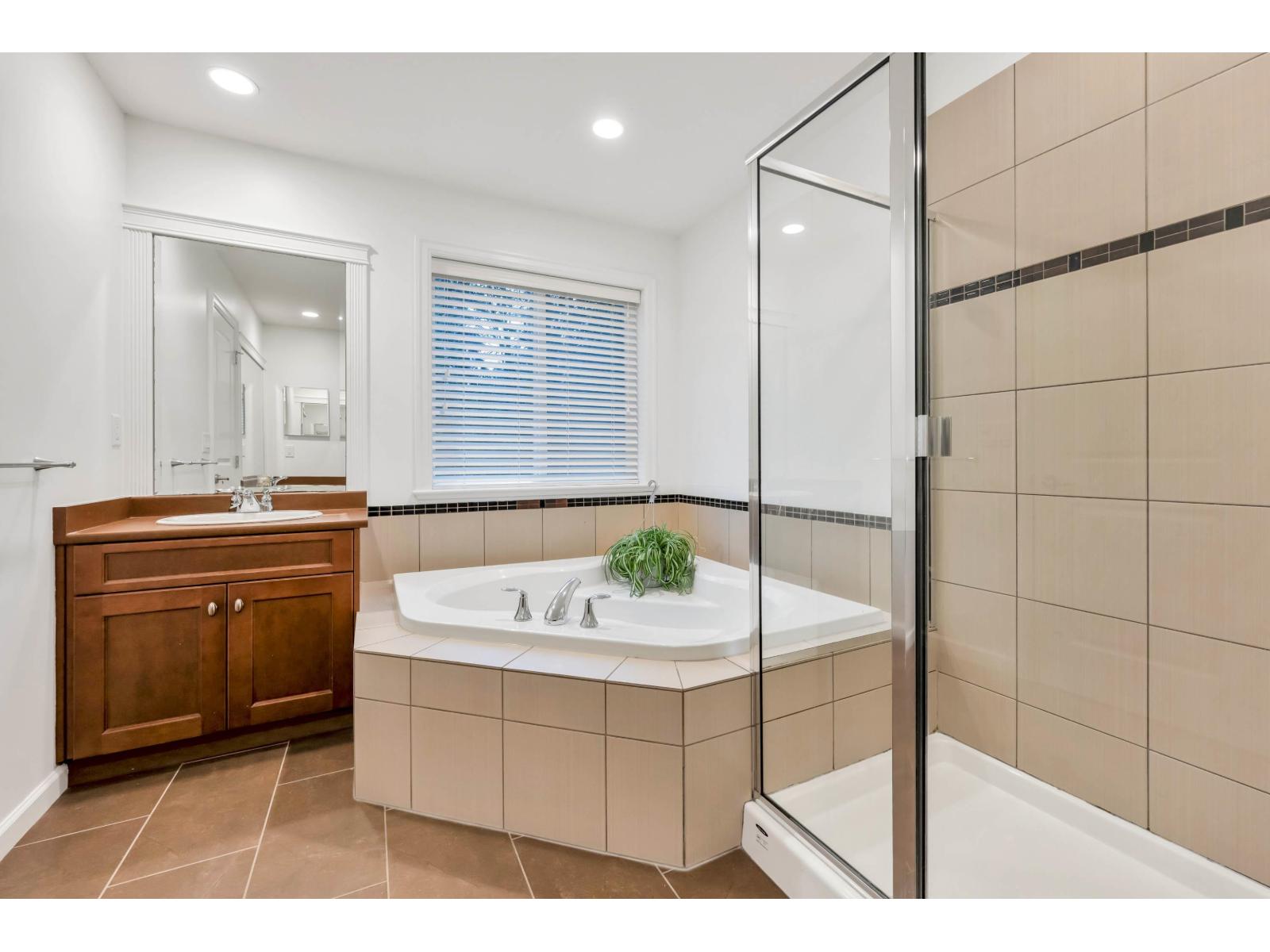 7050 208a Street, Langley, British Columbia  V2Y 0J2 - Photo 30 - R3071976