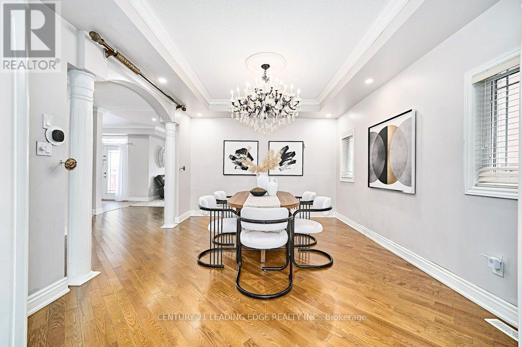 628 Twain Avenue, Mississauga, Ontario  L5W 0A3 - Photo 12 - W12601794