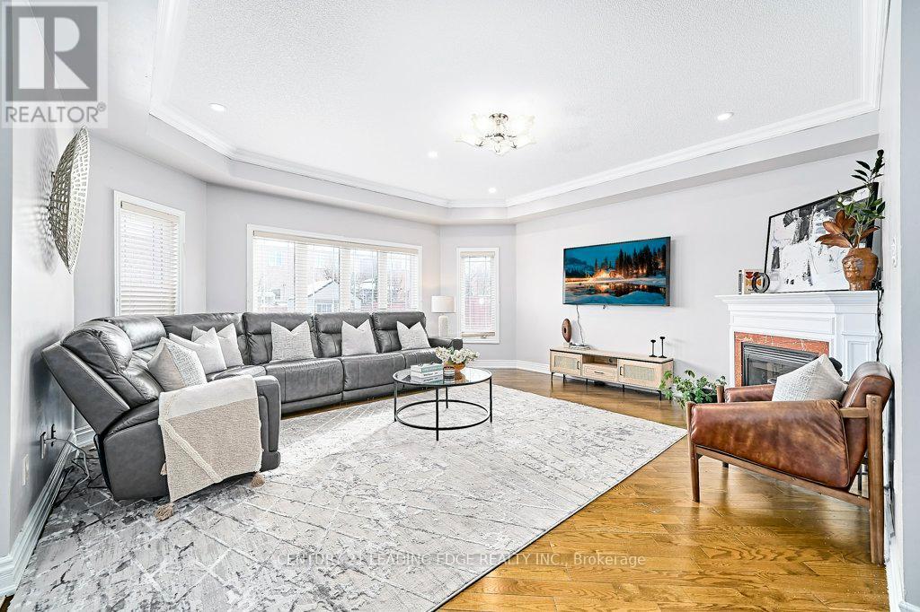 628 Twain Avenue, Mississauga, Ontario  L5W 0A3 - Photo 16 - W12601794