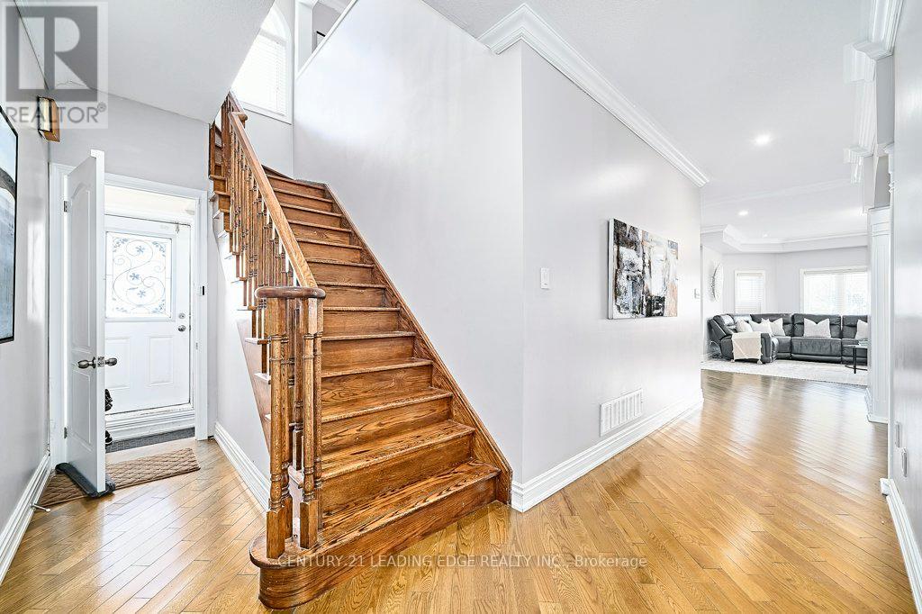 628 Twain Avenue, Mississauga, Ontario  L5W 0A3 - Photo 24 - W12601794