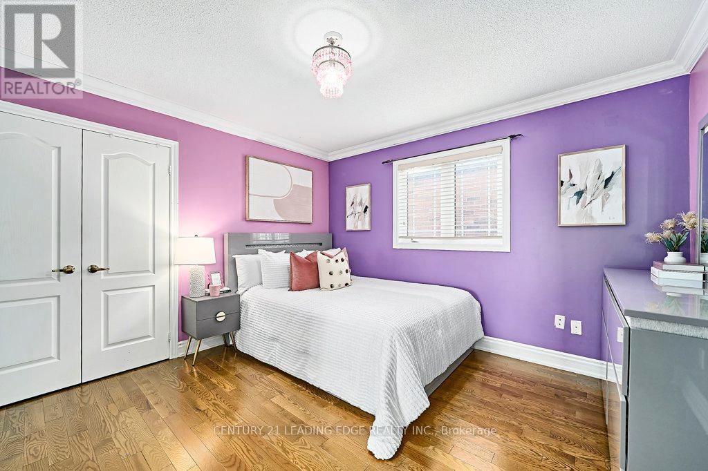 628 Twain Avenue, Mississauga, Ontario  L5W 0A3 - Photo 30 - W12601794