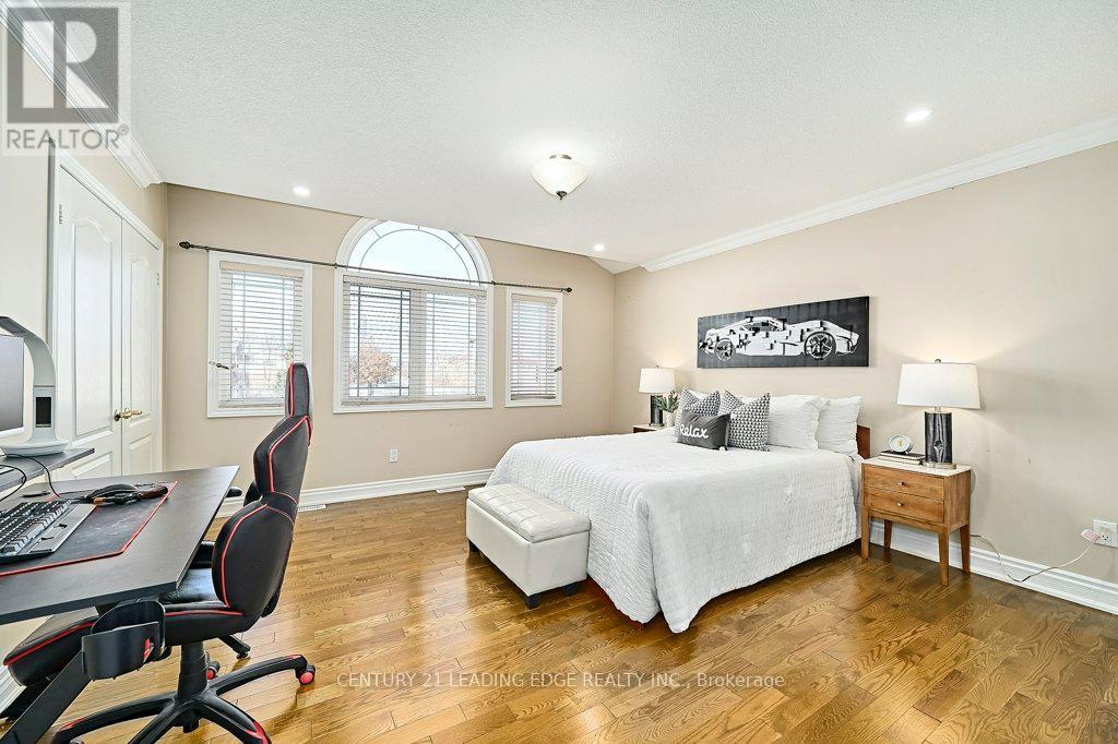 628 Twain Avenue, Mississauga, Ontario  L5W 0A3 - Photo 33 - W12601794