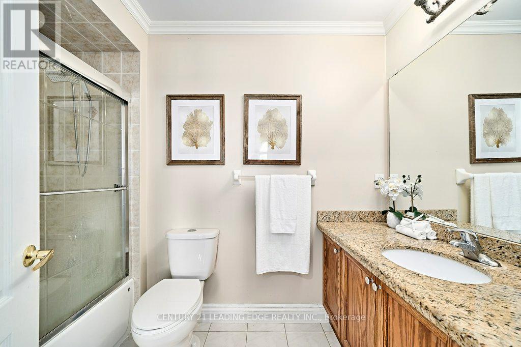 628 Twain Avenue, Mississauga, Ontario  L5W 0A3 - Photo 35 - W12601794