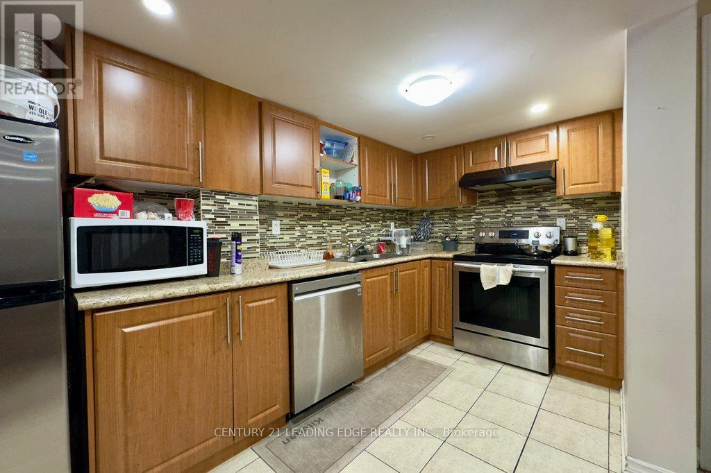 628 Twain Avenue, Mississauga, Ontario  L5W 0A3 - Photo 40 - W12601794