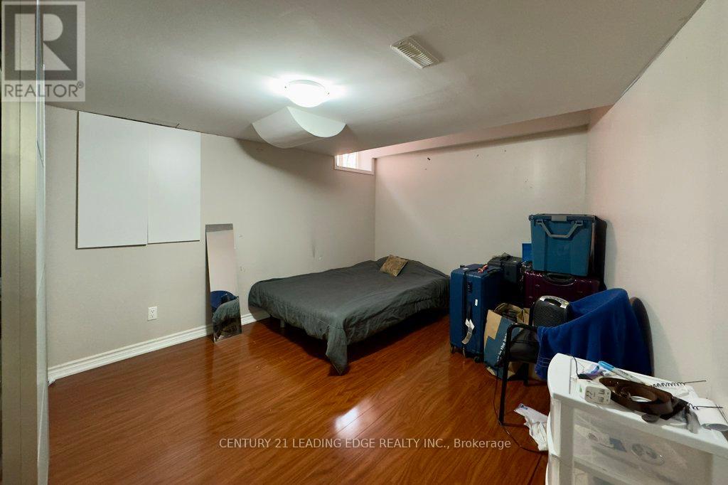 628 Twain Avenue, Mississauga, Ontario  L5W 0A3 - Photo 42 - W12601794