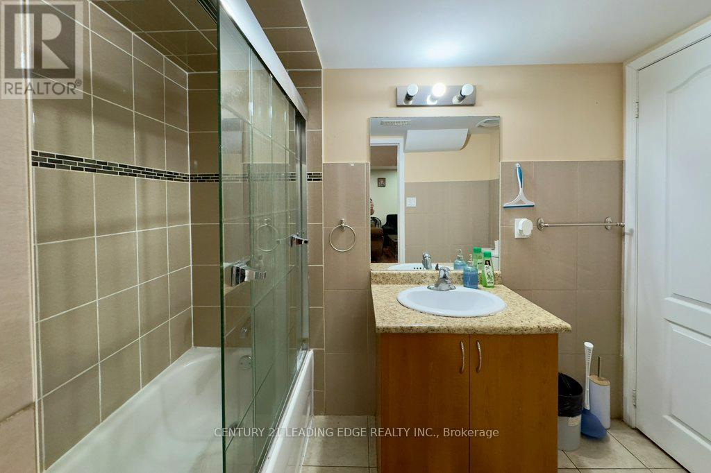 628 Twain Avenue, Mississauga, Ontario  L5W 0A3 - Photo 44 - W12601794