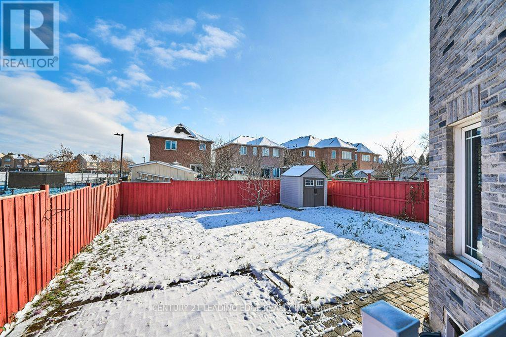 628 Twain Avenue, Mississauga, Ontario  L5W 0A3 - Photo 45 - W12601794