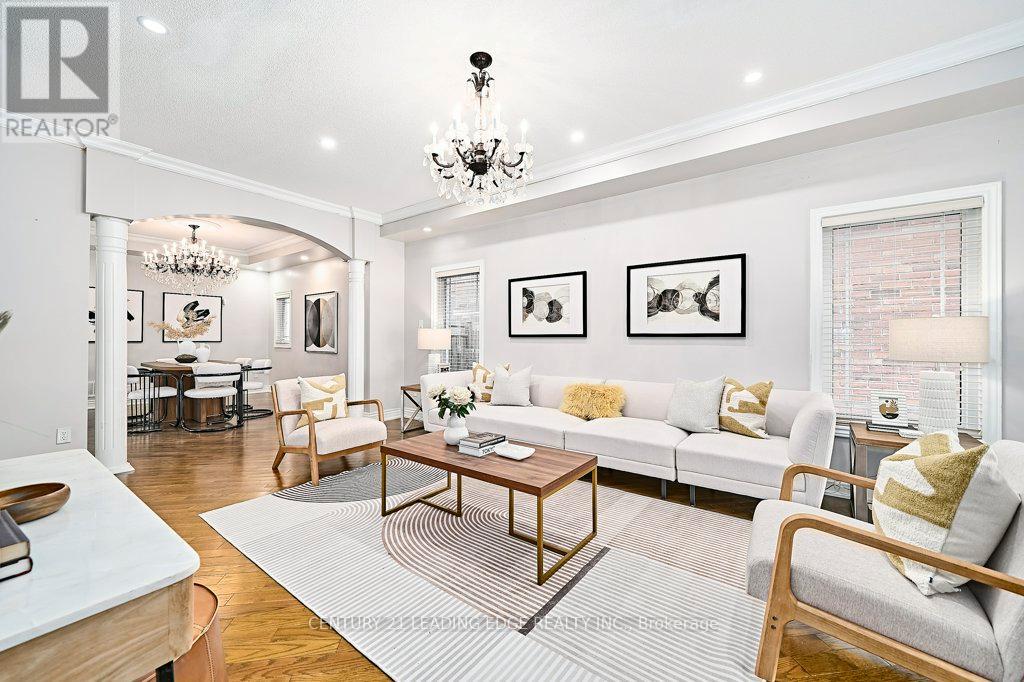 628 Twain Avenue, Mississauga, Ontario  L5W 0A3 - Photo 7 - W12601794