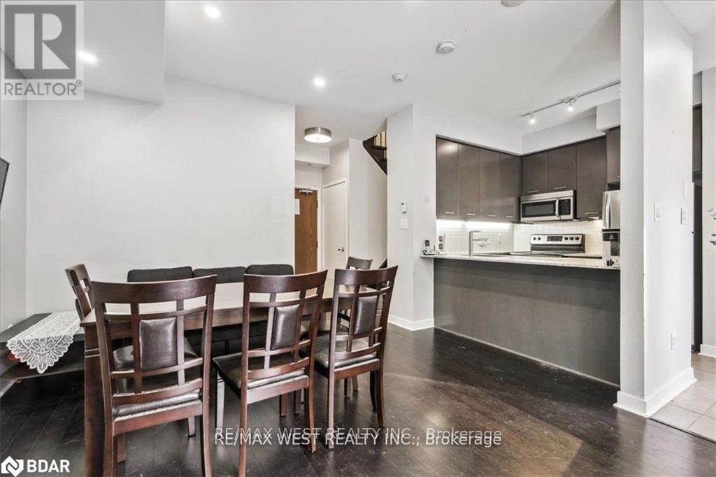 Th#13 - 370 Square One Drive W, Mississauga, Ontario  L5B 0E6 - Photo 2 - W12601822