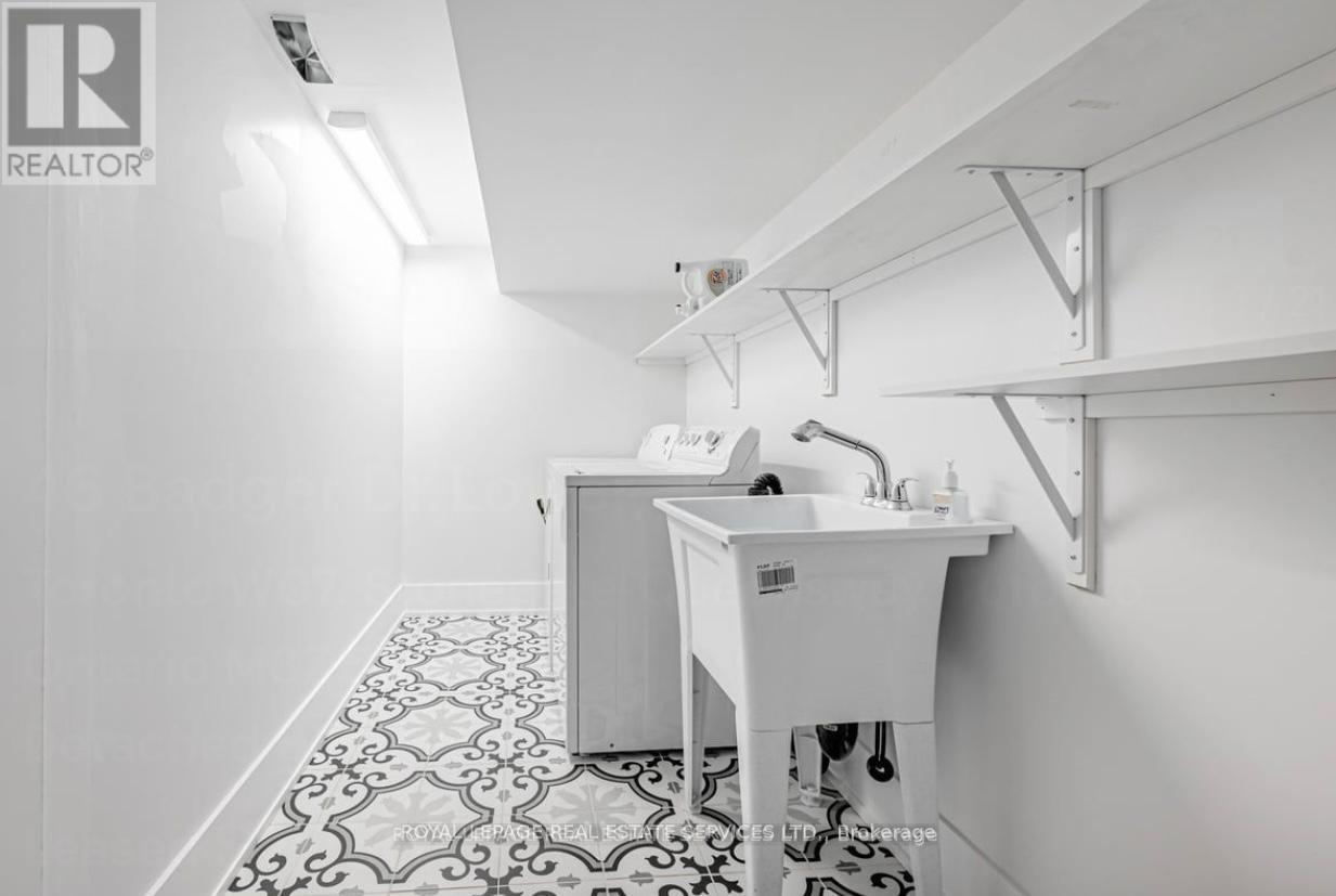 Lower - 46 Badger Drive, Toronto, Ontario  M8Z 2M9 - Photo 10 - W12601910