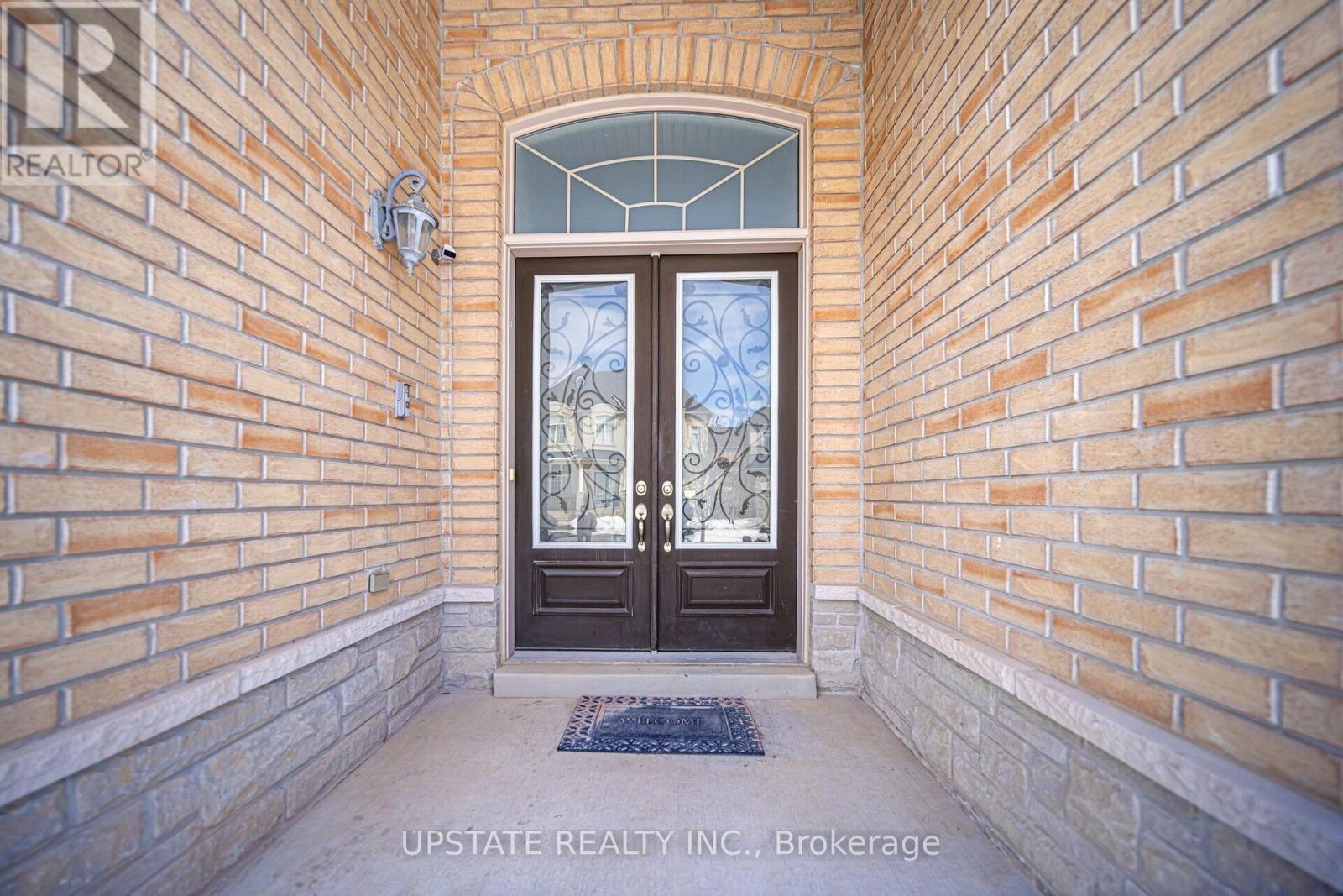 10 Agincourt Circle, Brampton, Ontario  L6X 2M4 - Photo 2 - W12601928