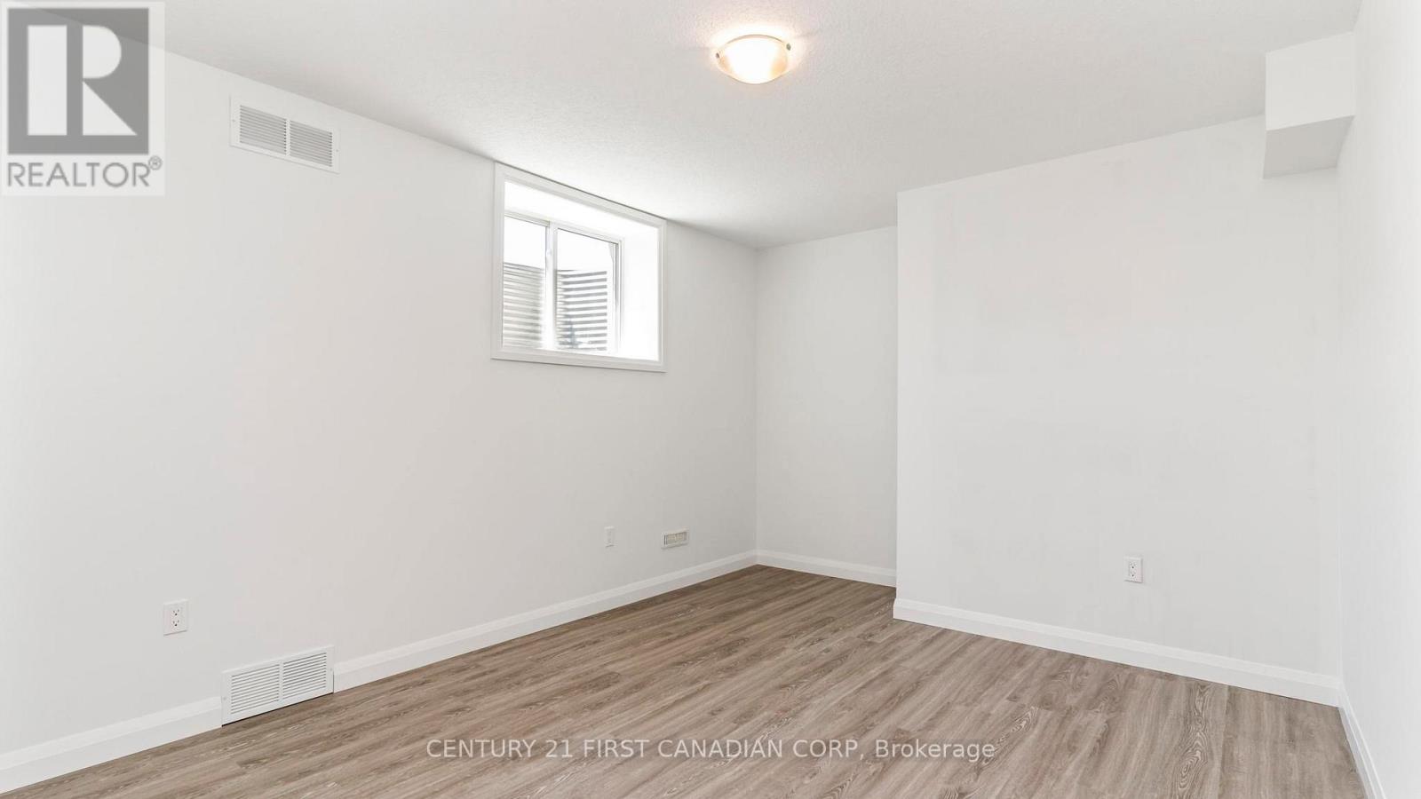 102 Caverhill Crescent, Middlesex Centre, Ontario  N0L 1R0 - Photo 32 - X12601988