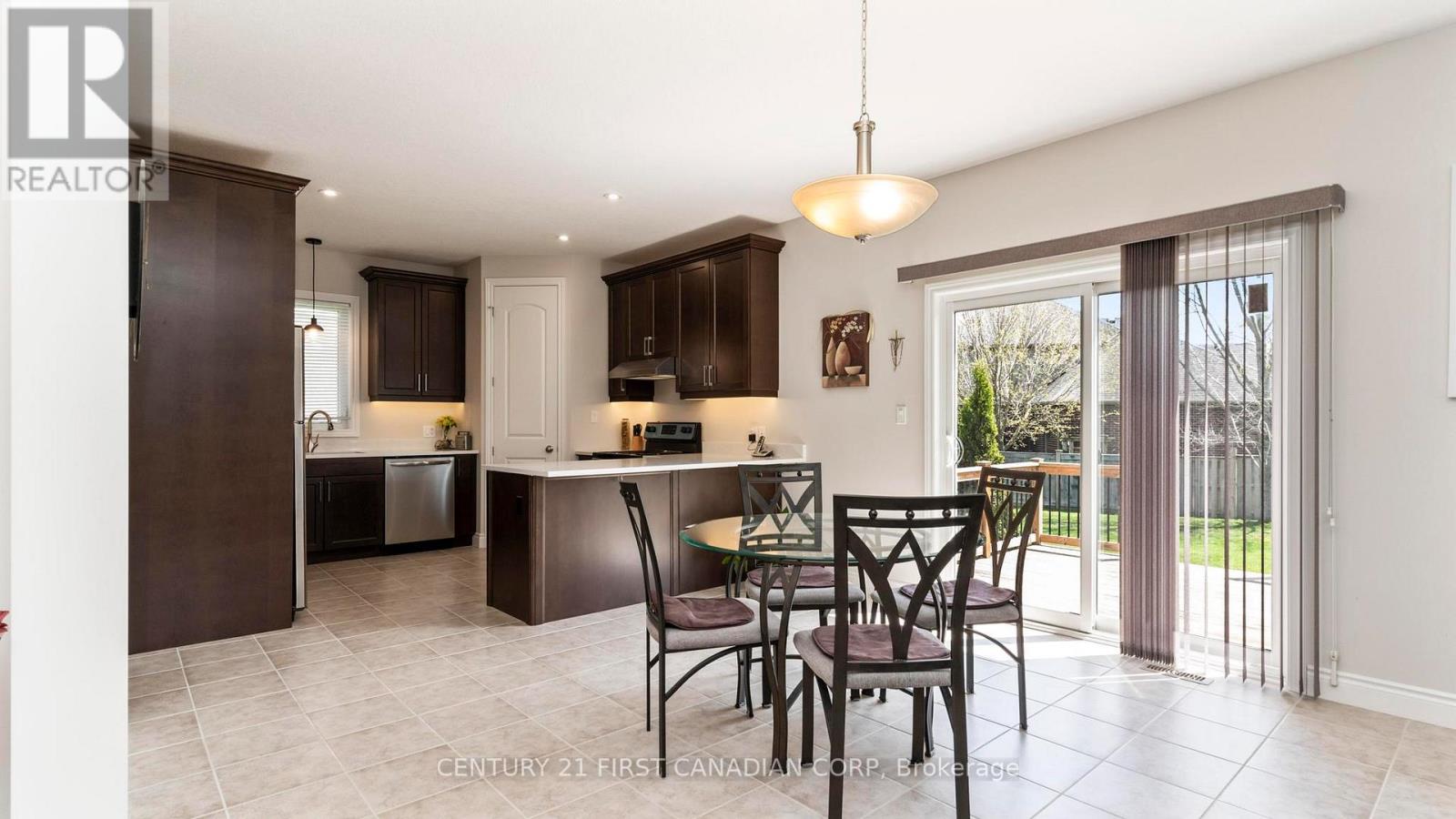 102 Caverhill Crescent, Middlesex Centre, Ontario  N0L 1R0 - Photo 5 - X12601988