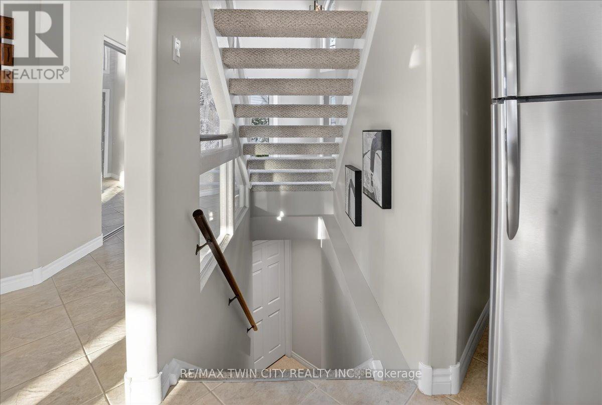 559 Chesapeake Drive, Waterloo, Ontario  N2K 4G6 - Photo 33 - X12601812