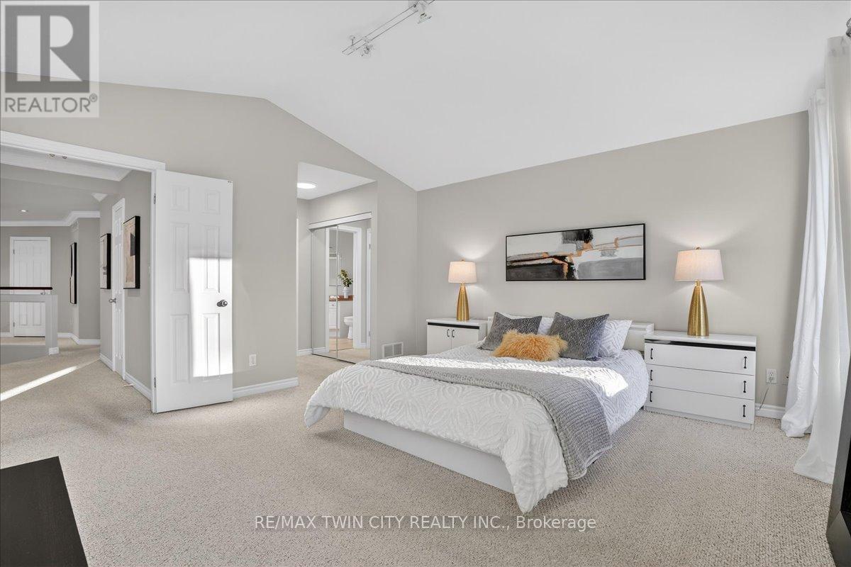 559 Chesapeake Drive, Waterloo, Ontario  N2K 4G6 - Photo 38 - X12601812