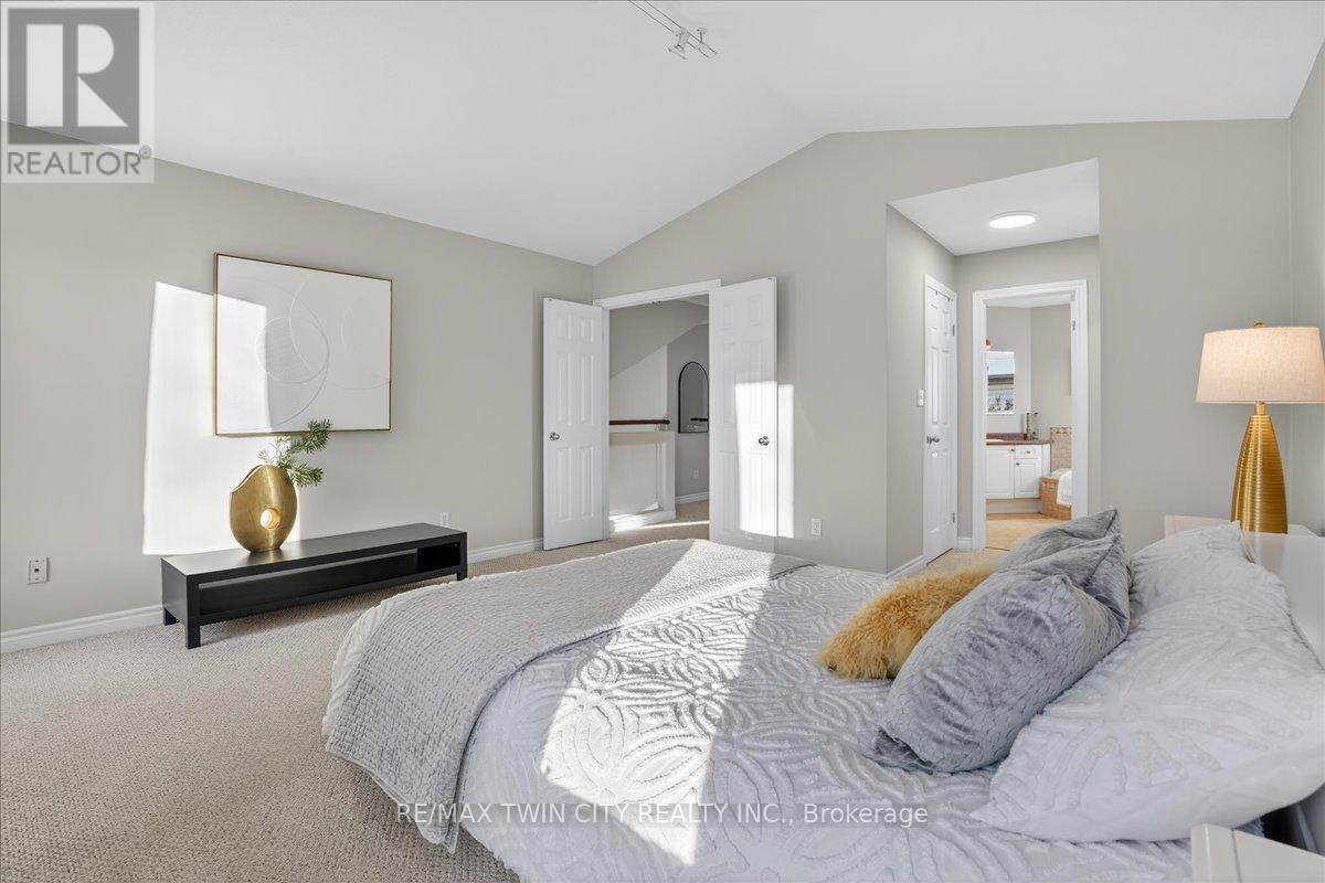 559 Chesapeake Drive, Waterloo, Ontario  N2K 4G6 - Photo 39 - X12601812