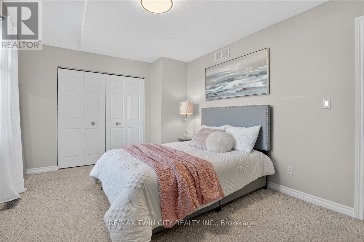 559 Chesapeake Drive, Waterloo, Ontario  N2K 4G6 - Photo 44 - X12601812