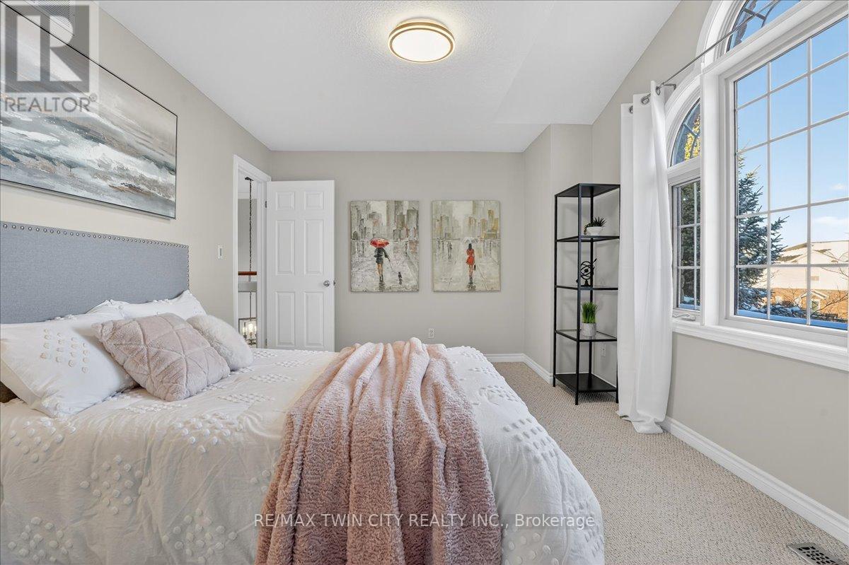 559 Chesapeake Drive, Waterloo, Ontario  N2K 4G6 - Photo 45 - X12601812