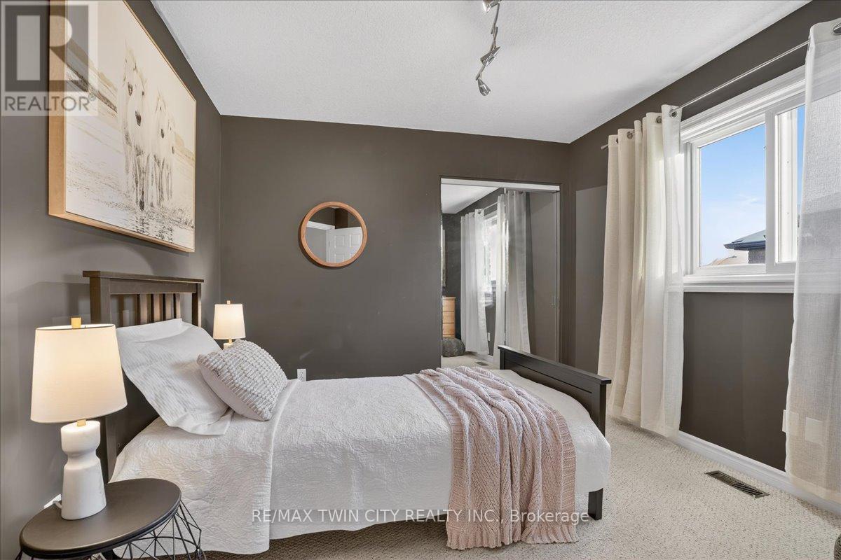 559 Chesapeake Drive, Waterloo, Ontario  N2K 4G6 - Photo 47 - X12601812