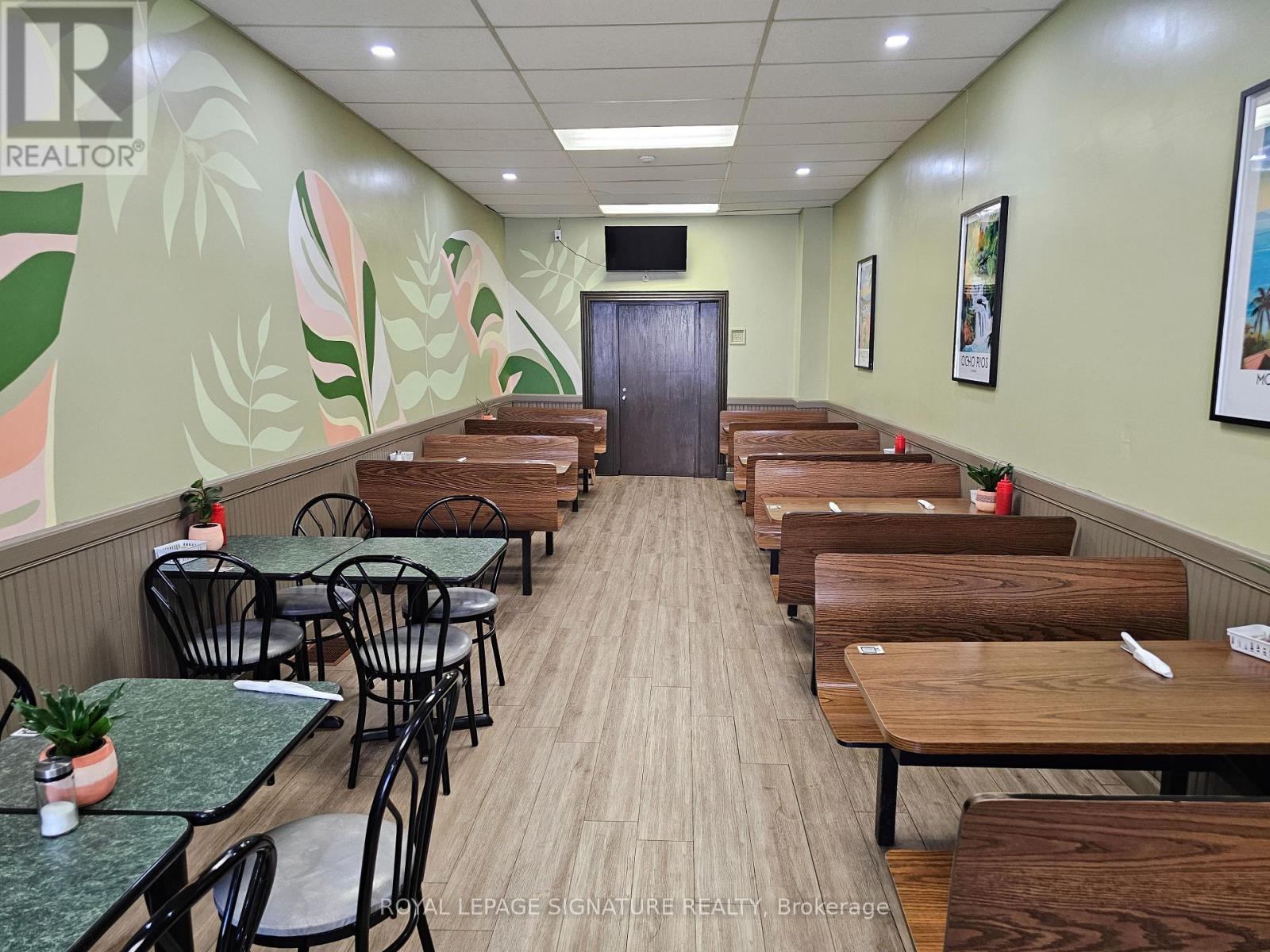 21 Kent Street W, Kawartha Lakes, Ontario  K9V 2X9 - Photo 10 - X12601830