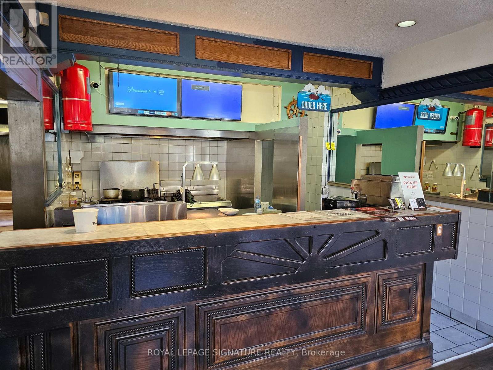 21 Kent Street W, Kawartha Lakes, Ontario  K9V 2X9 - Photo 12 - X12601830