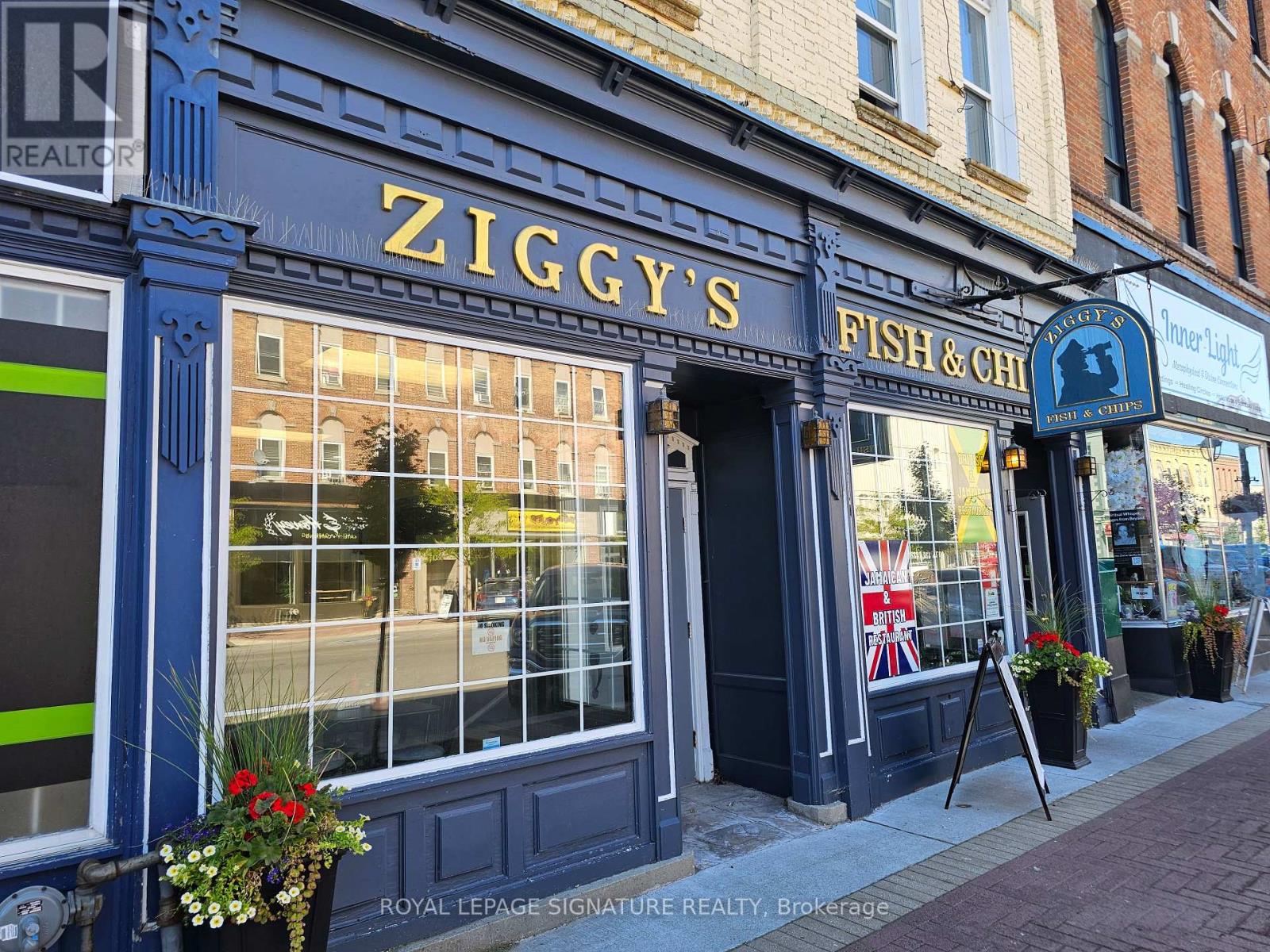 21 Kent Street W, Kawartha Lakes, Ontario  K9V 2X9 - Photo 2 - X12601830