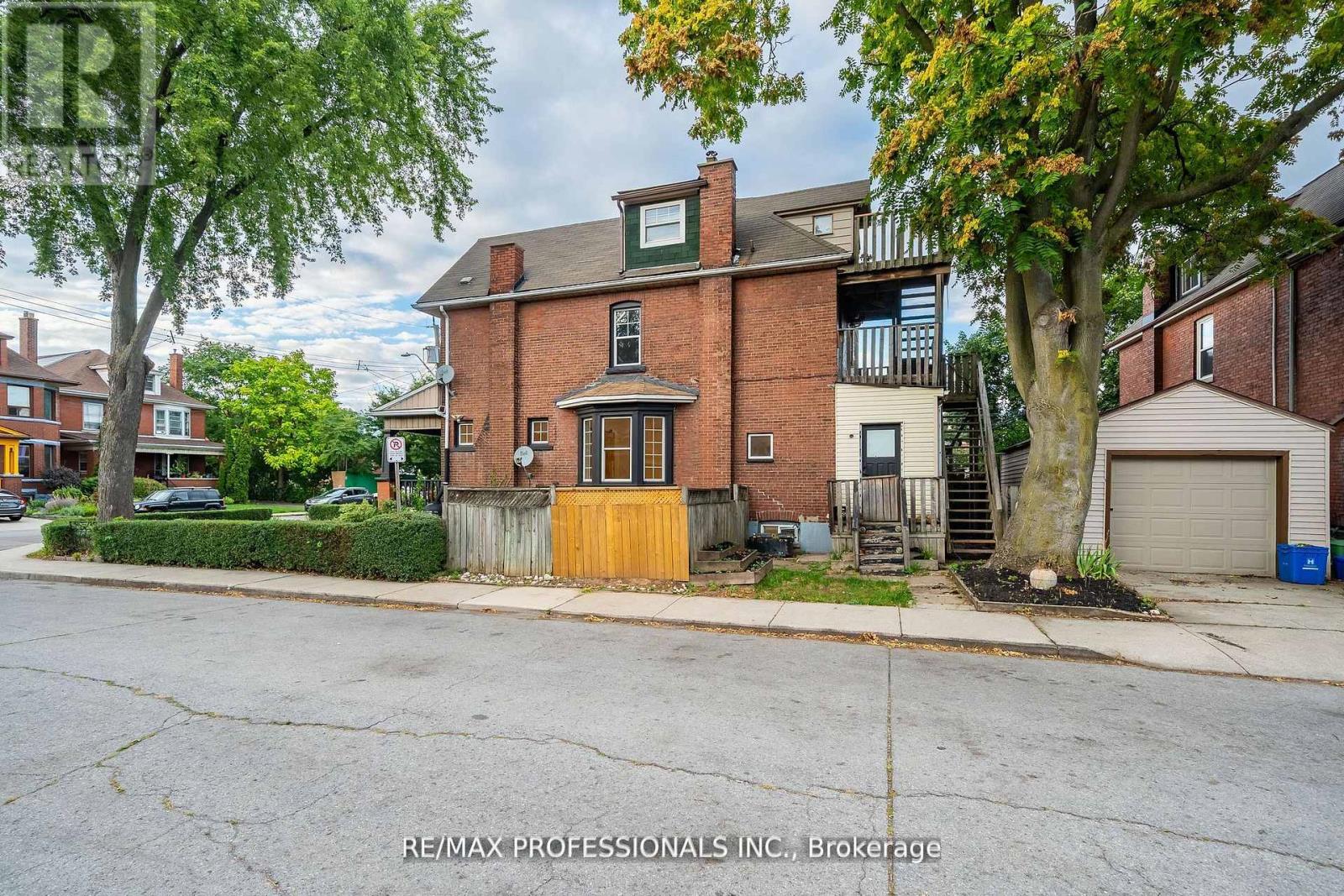 Upper - 129 Balsam Avenue S, Hamilton, Ontario  L8M 3B4 - Photo 12 - X12601902