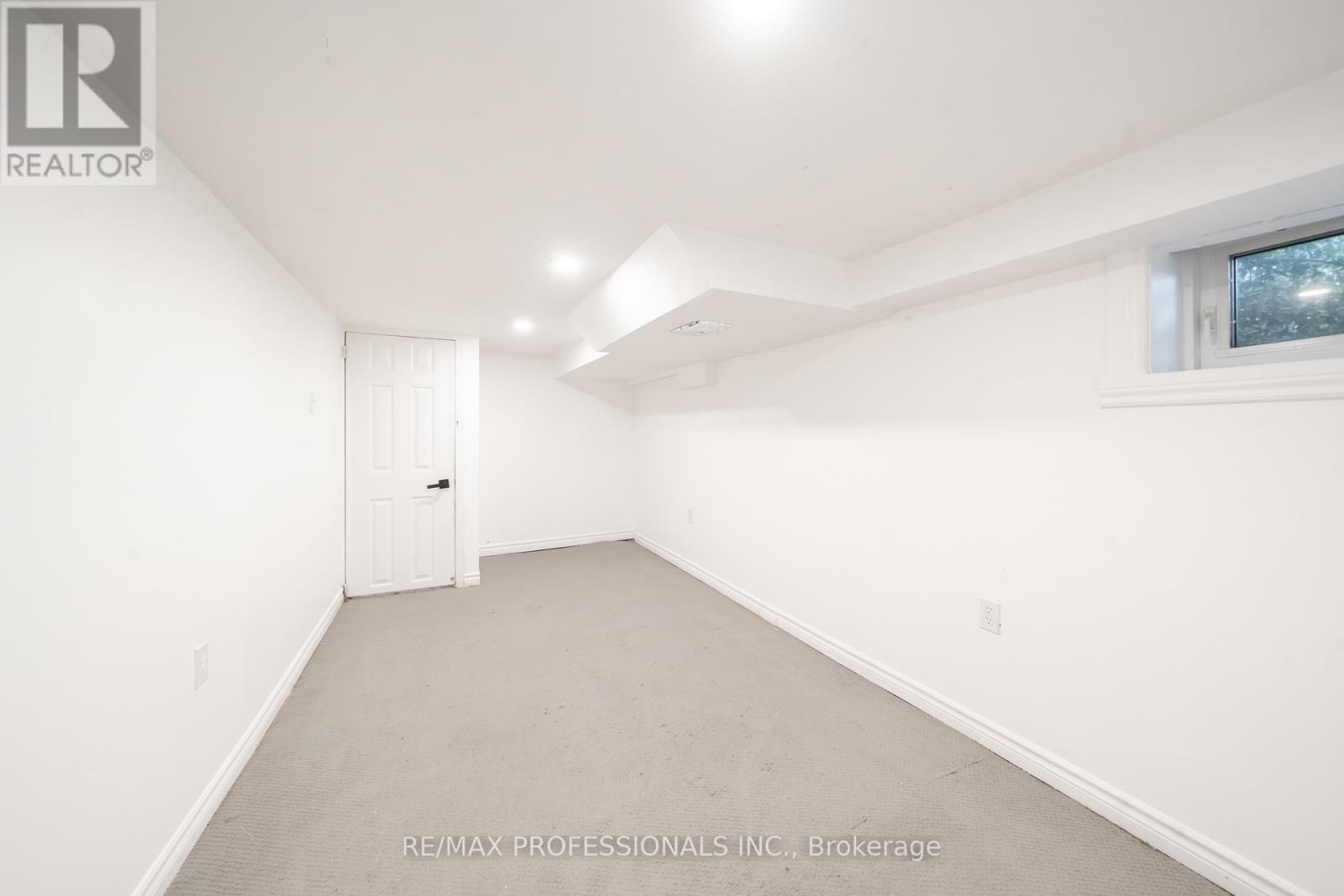 Main, Lower - 129 Balsam Avenue N, Hamilton, Ontario  L8M 3B4 - Photo 11 - X12601906