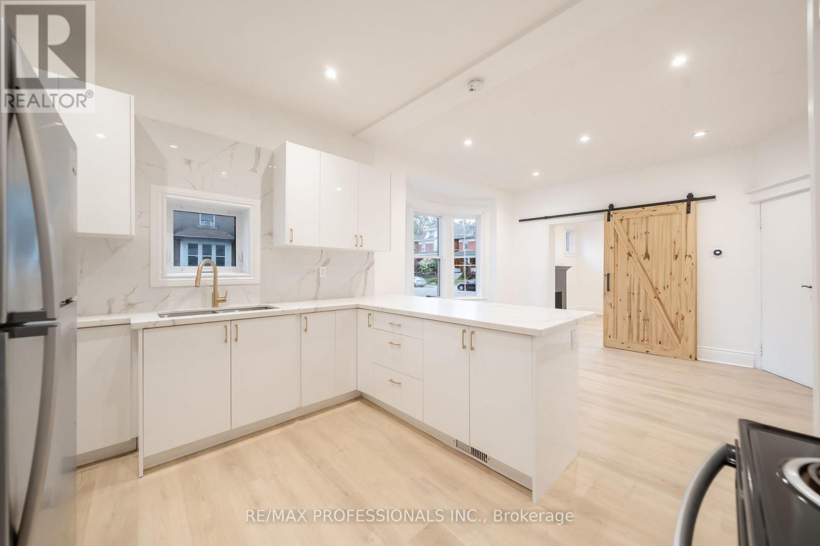 Main, Lower - 129 Balsam Avenue N, Hamilton, Ontario  L8M 3B4 - Photo 4 - X12601906