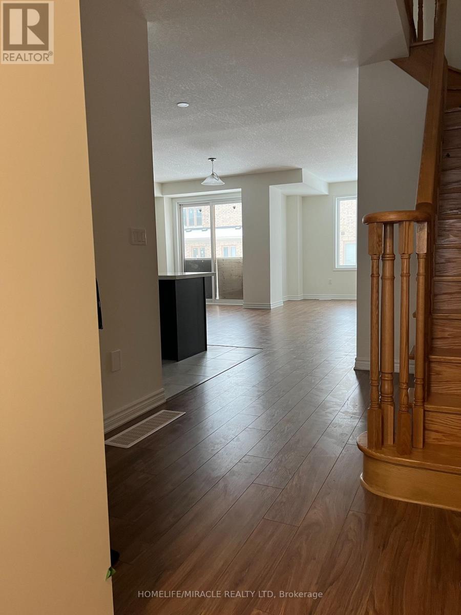 22 Beretta Street, Tillsonburg, Ontario N4G 0J7 - Photo 3 - X12601966