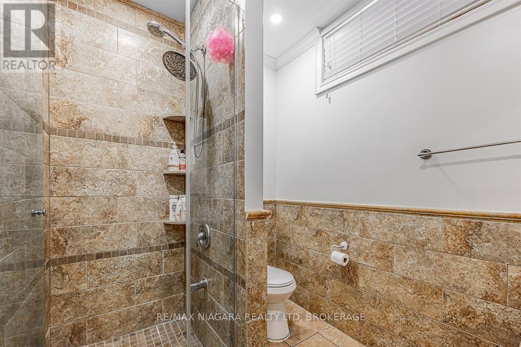 33 St Andrews Boulevard  - Lower Unit, Toronto, Ontario  M9R 1W2 - Photo 13 - W12601968