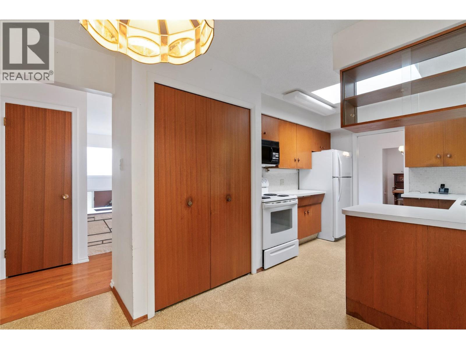 1160 Lakeshore Road Ne, Salmon Arm, British Columbia  V1E 2V7 - Photo 16 - 10370636