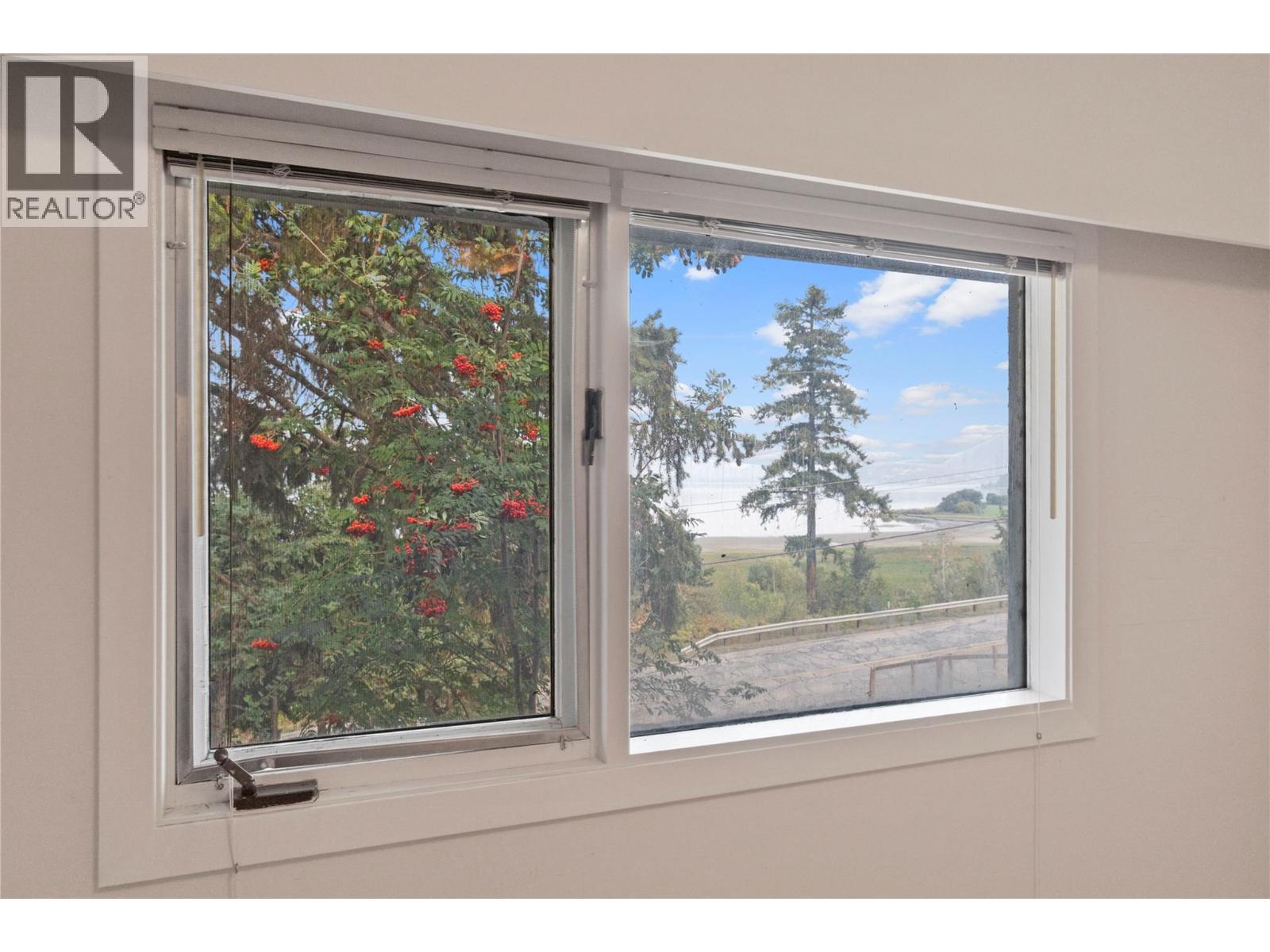 1160 Lakeshore Road Ne, Salmon Arm, British Columbia  V1E 2V7 - Photo 21 - 10370636