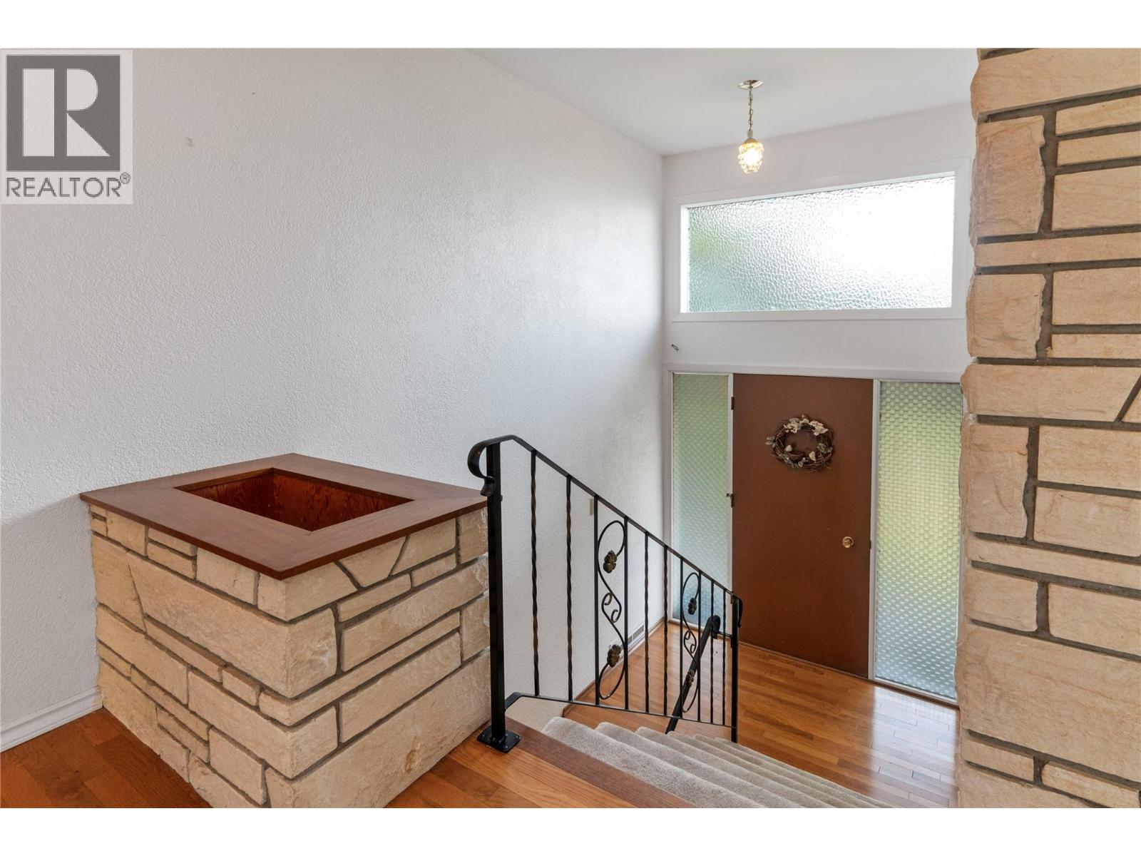 1160 Lakeshore Road Ne, Salmon Arm, British Columbia  V1E 2V7 - Photo 27 - 10370636