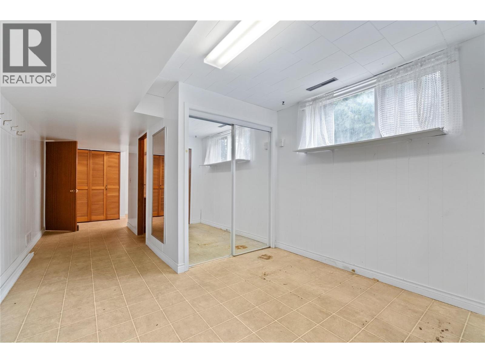 1160 Lakeshore Road Ne, Salmon Arm, British Columbia  V1E 2V7 - Photo 39 - 10370636