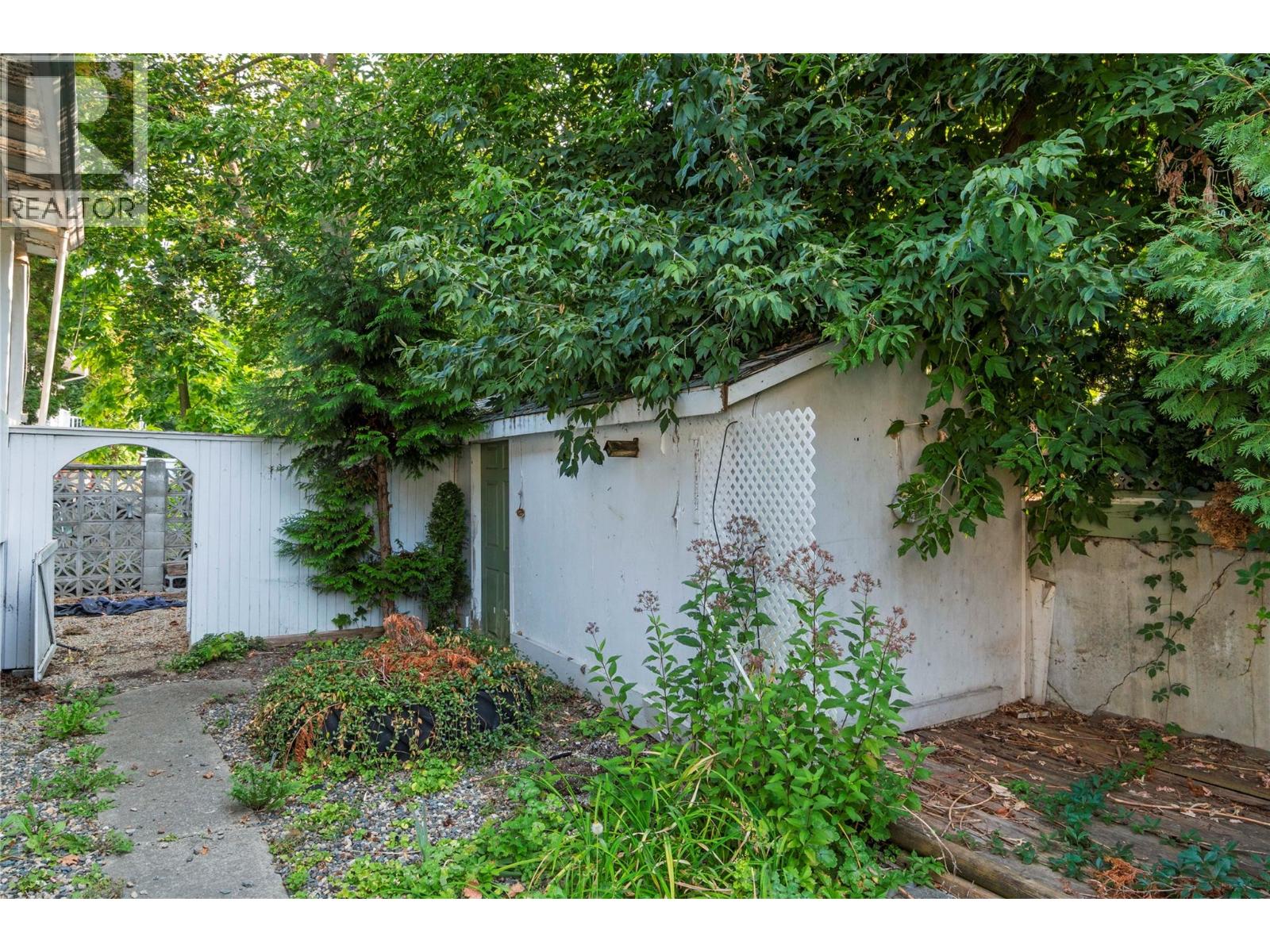 1160 Lakeshore Road Ne, Salmon Arm, British Columbia  V1E 2V7 - Photo 49 - 10370636