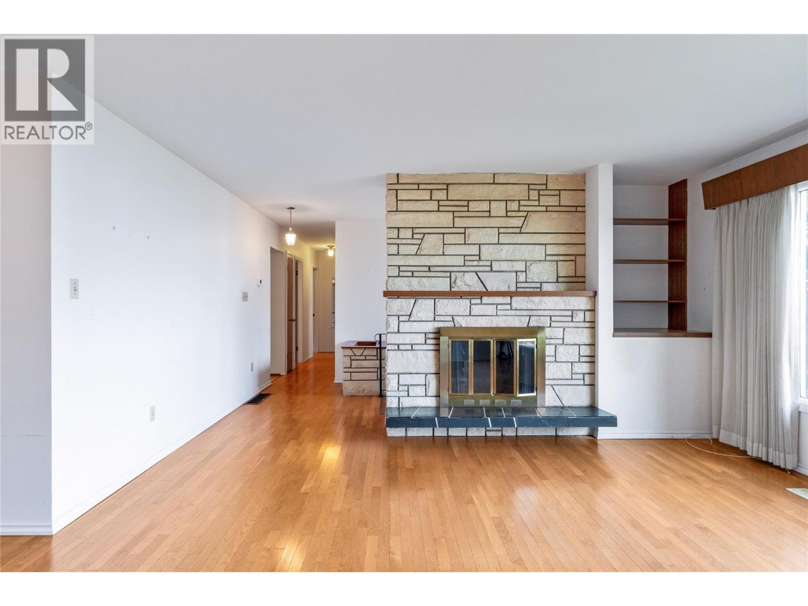 1160 Lakeshore Road Ne, Salmon Arm, British Columbia  V1E 2V7 - Photo 9 - 10370636