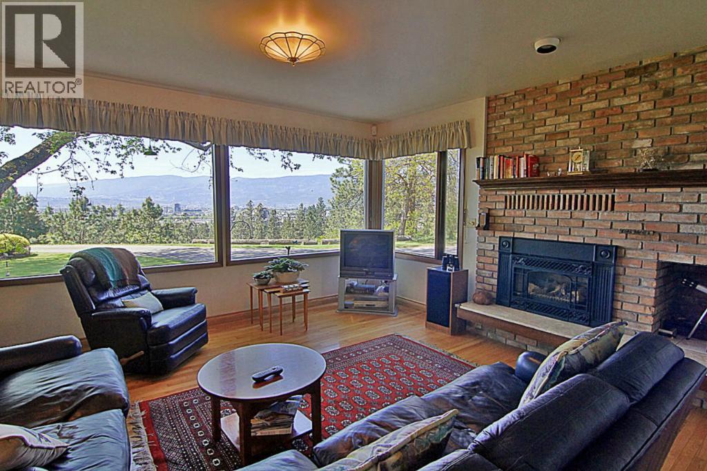 2990 Dunster Road, Kelowna, British Columbia  V1W 4H4 - Photo 3 - 10370156