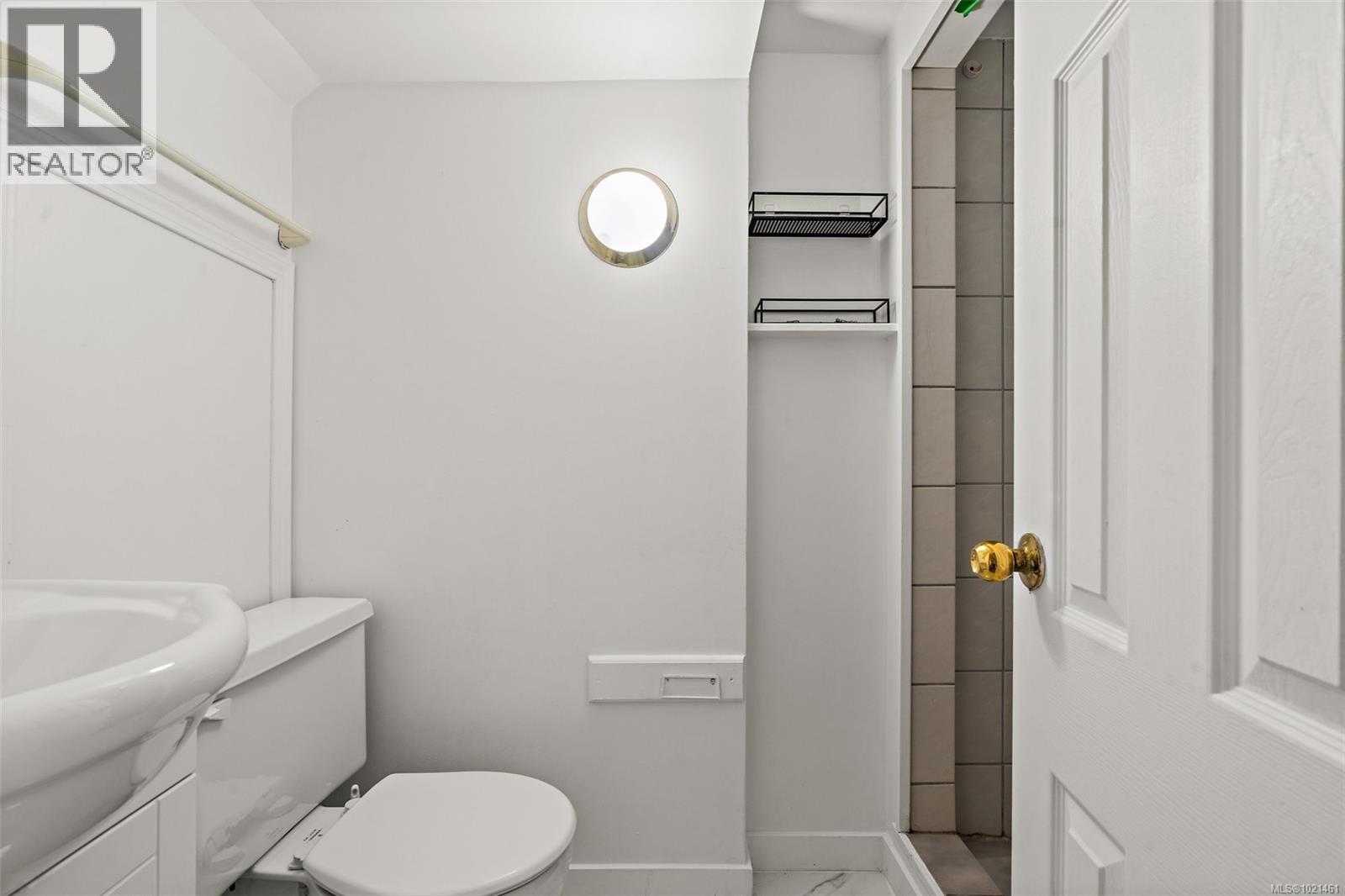 3020 3022 Donald St, Saanich, British Columbia  V9A 1Y2 - Photo 76 - 1021461