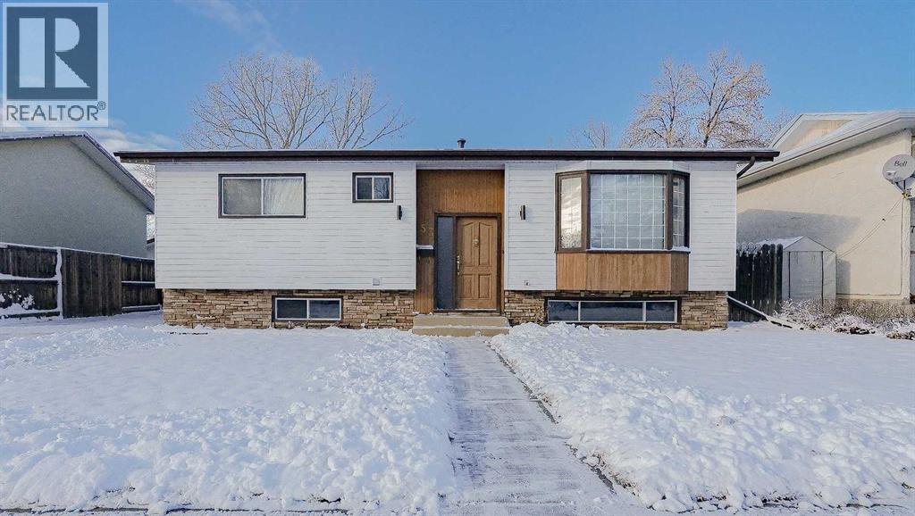 53 Collins Crescent Se, Medicine Hat, Alberta T1B 1T7 - Photo 1 - A2272563