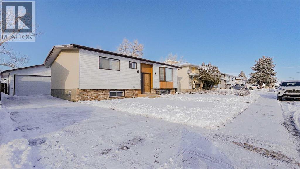 53 Collins Crescent Se, Medicine Hat, Alberta T1B 1T7 - Photo 2 - A2272563