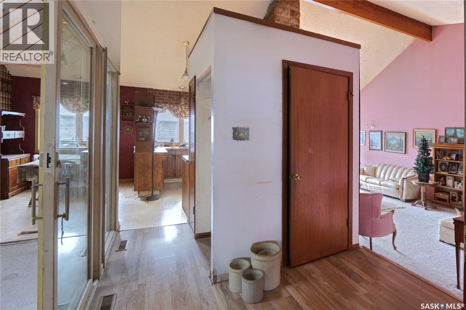 1211 Gordon Road, Moose Jaw, Saskatchewan  S6H 3E3 - Photo 5 - SK021286