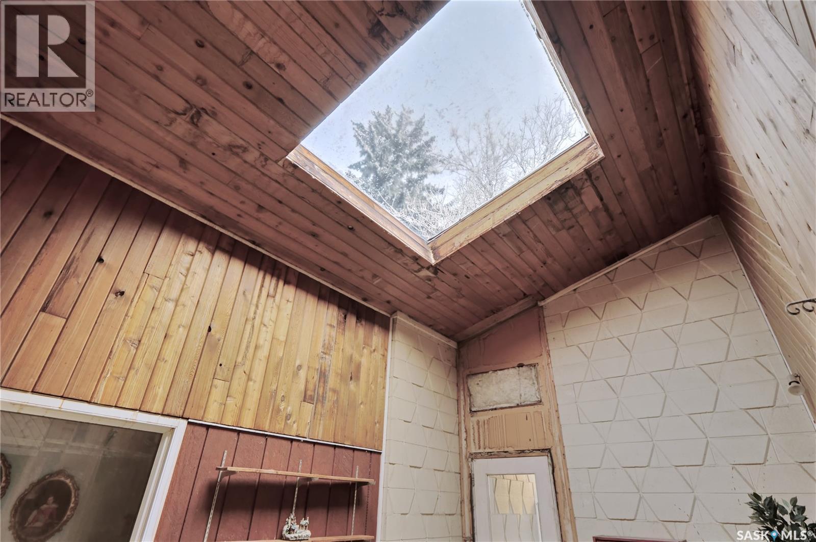 1211 Gordon Road, Moose Jaw, Saskatchewan  S6H 3E3 - Photo 3 - SK021286