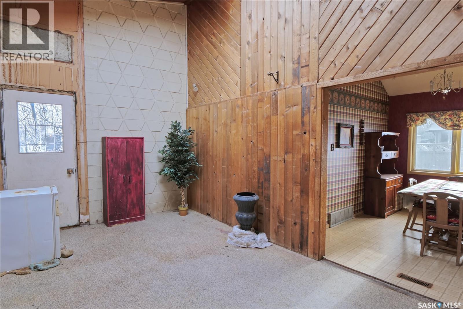 1211 Gordon Road, Moose Jaw, Saskatchewan  S6H 3E3 - Photo 2 - SK021286