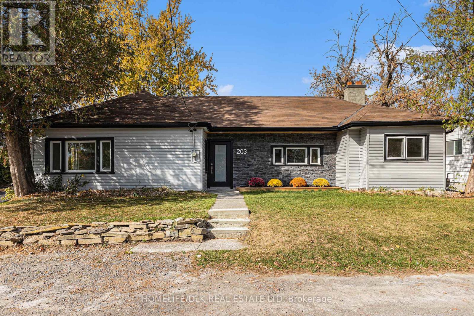 203 Adelaide Street, Mississippi Mills, Ontario  K0A 1A0 - Photo 1 - X12602000