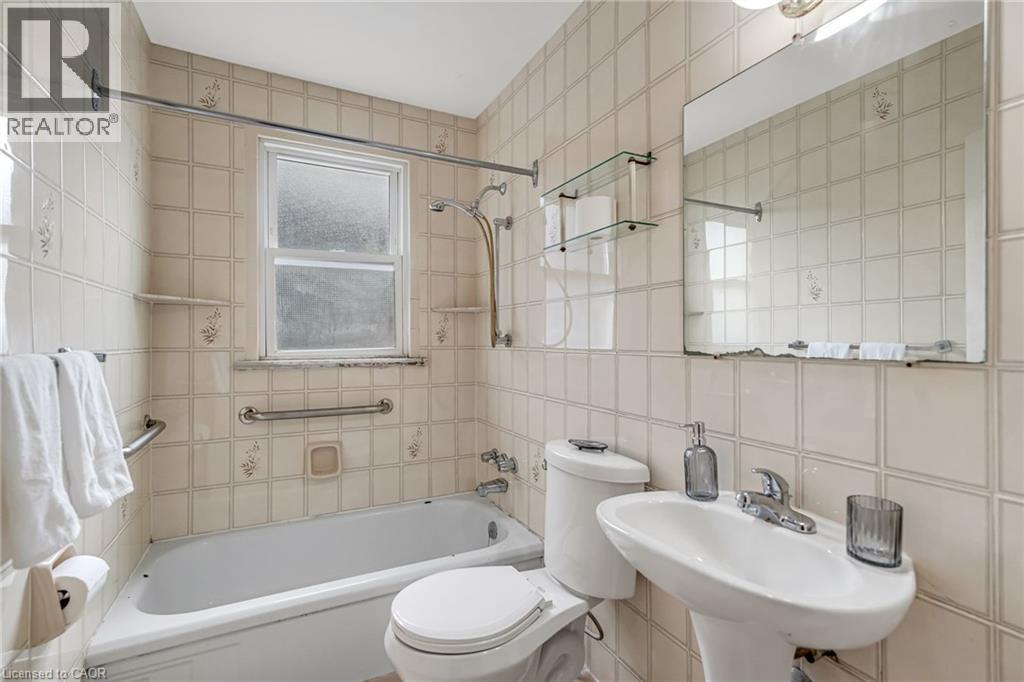 113 East 38th Street, Hamilton, Ontario  L8V 4E8 - Photo 10 - 40758539