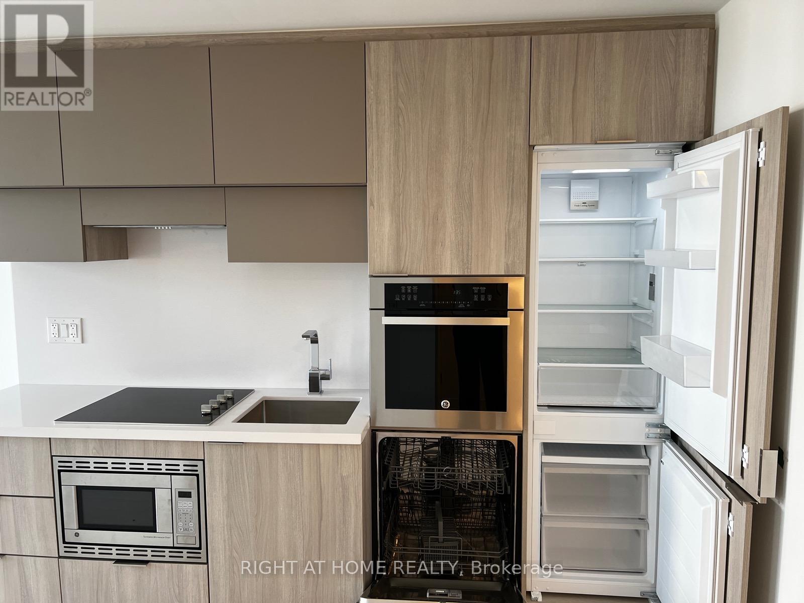 1610 - 39 Roehampton Avenue, Toronto, Ontario M4P 0G1 - Photo 11 - C12601984